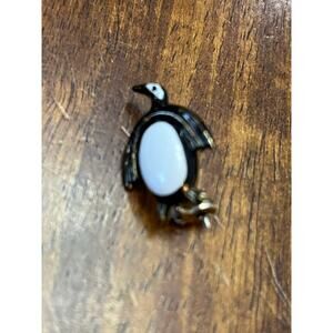 Vintage Penguin opal 3/4” pin